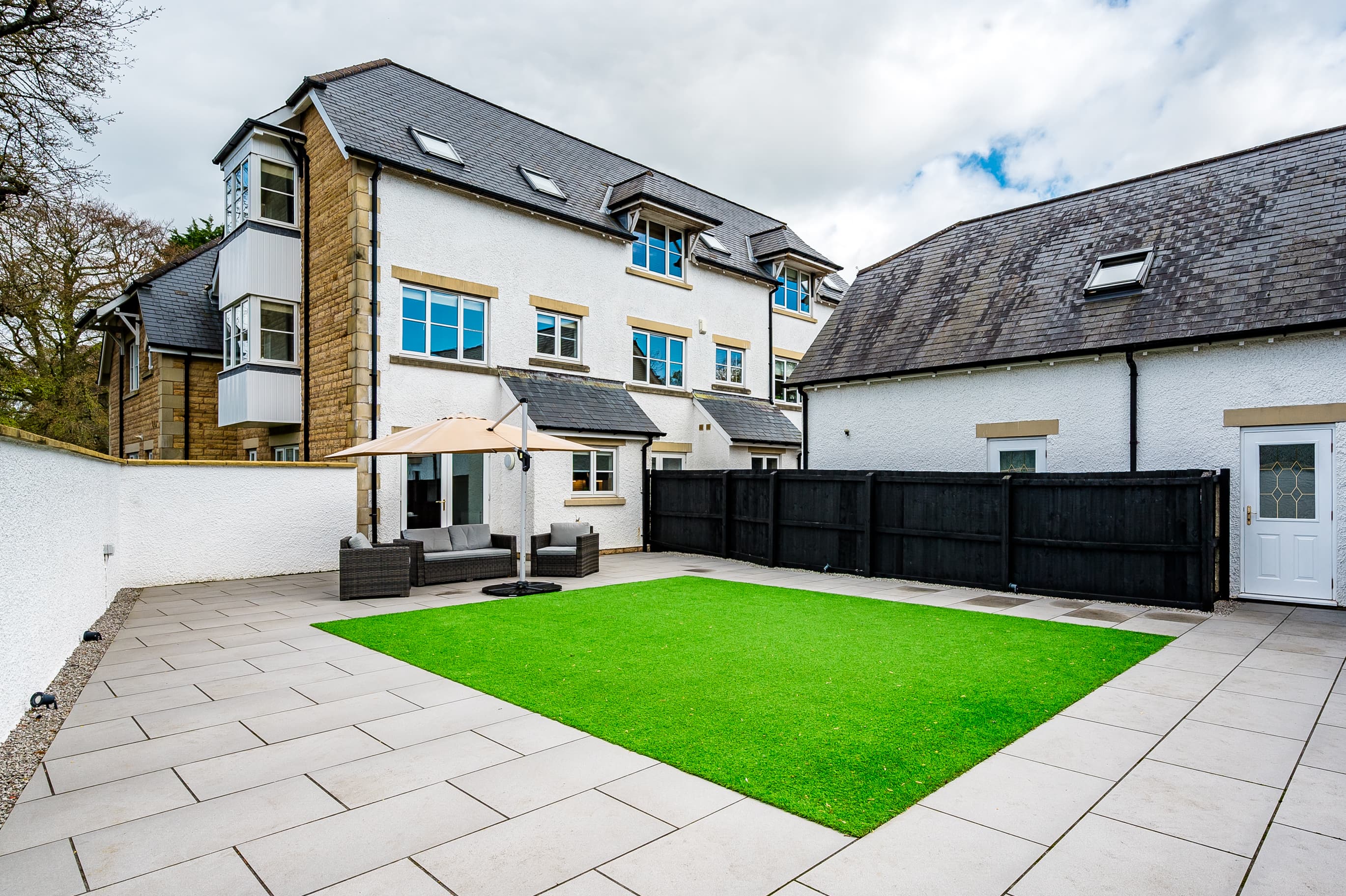 Acorn Close, The Cedars | Fabulous 3 storey apartment