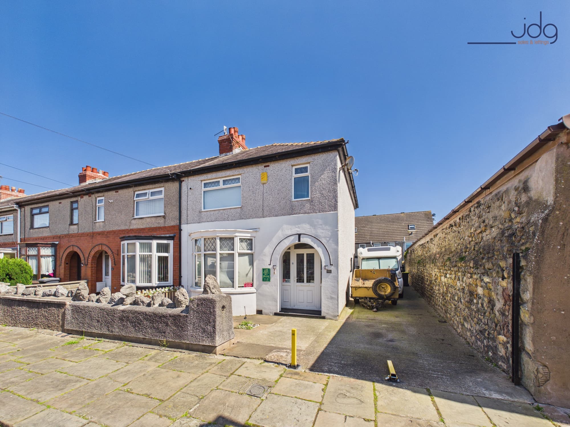 Laburnum Road | Exceptional parking, a substantial workshop and space that’s hard to find this close to the city.