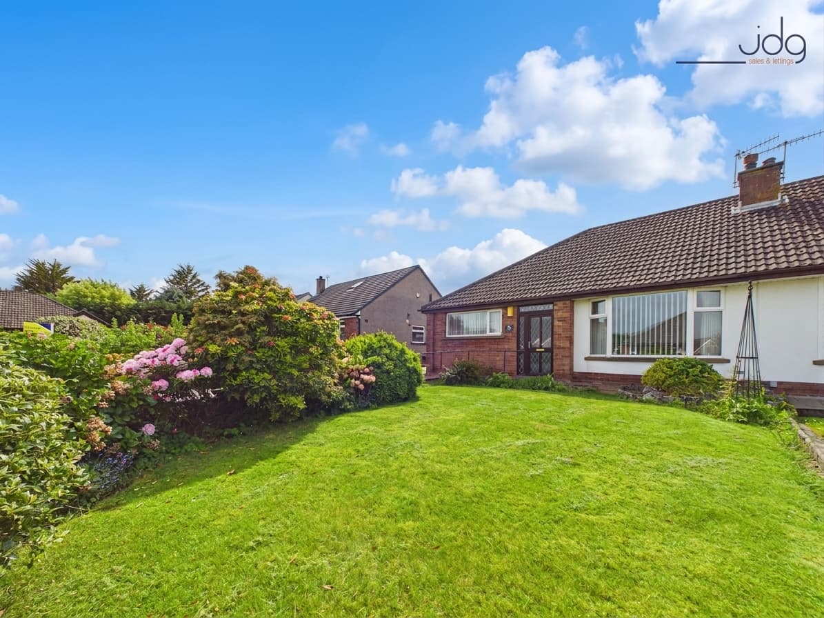 Lawnswood Avenue, Scotforth  | A spacious true bungalow with mature gardens in a tucked away cul-de-sax