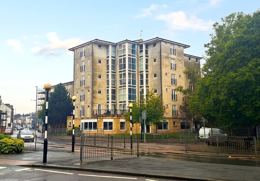 Station Road, Queen Square Station Road, LA4