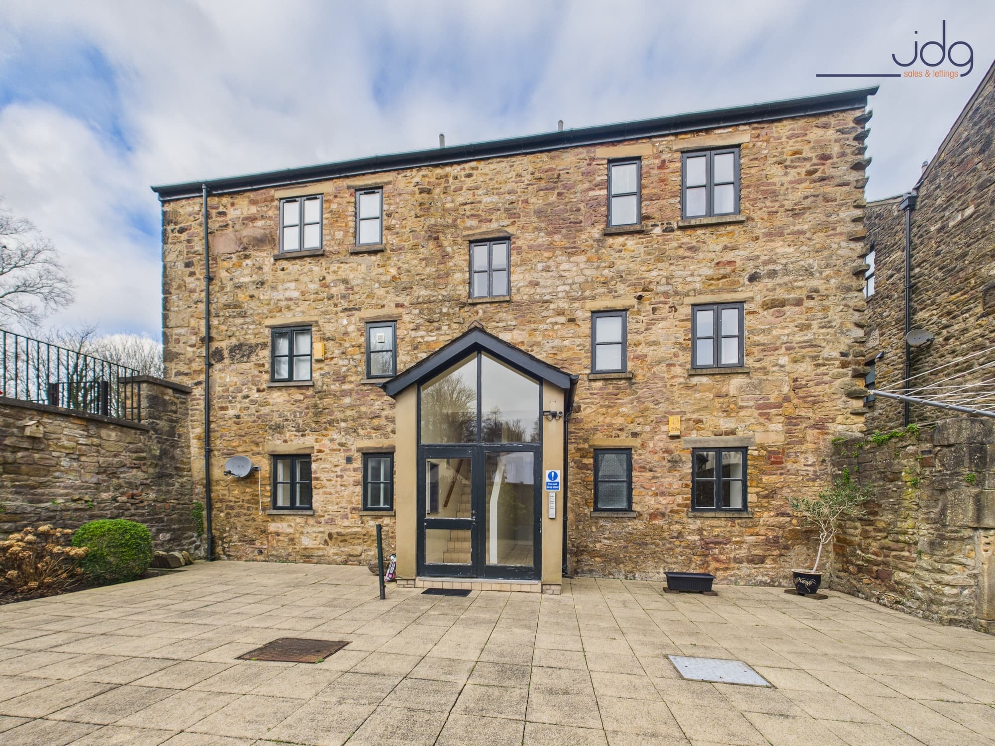 St. Georges Quay, Victoria Wharf | A Rare Ground-Floor Home with Garden on St George’s Quay
