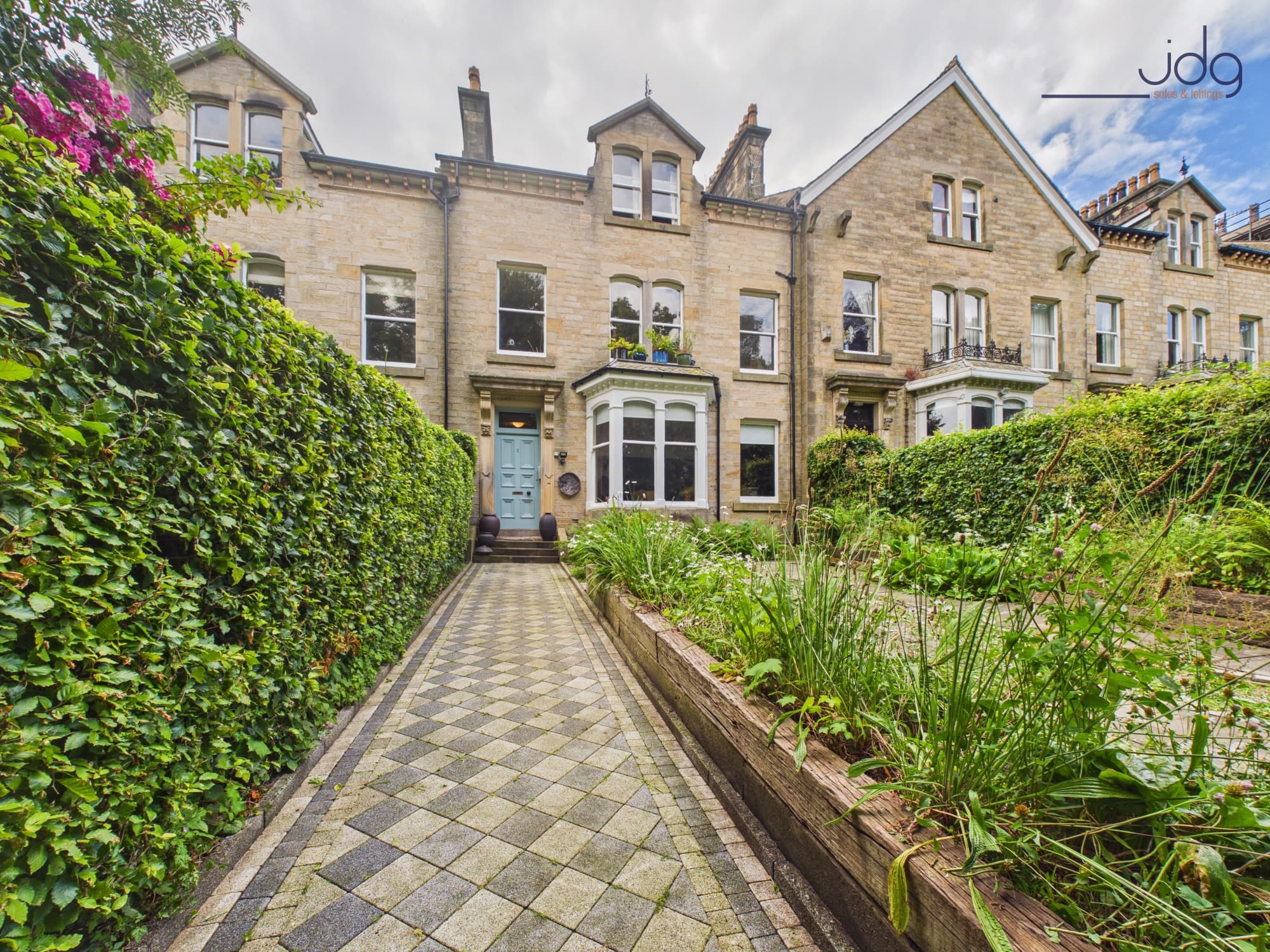 Laurel Bank, Westbourne Road | Leafy Green Period City Apartment