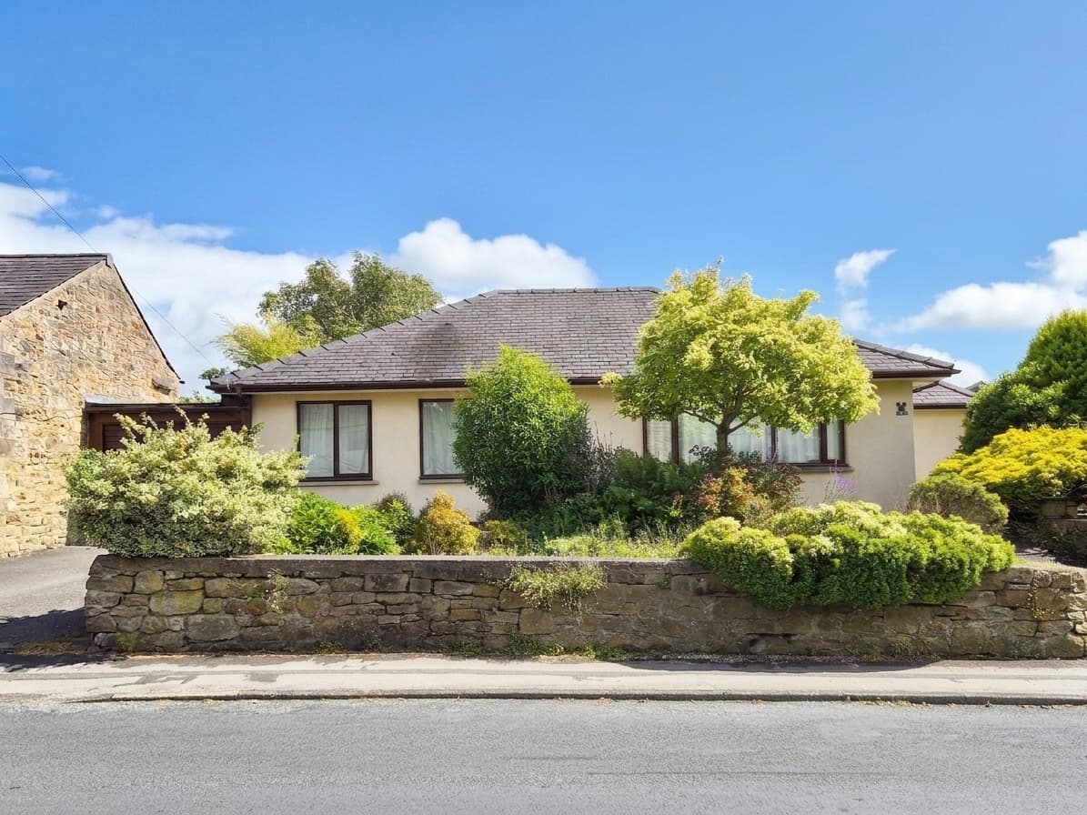 High Road, Halton | Stunning Clougha Views!