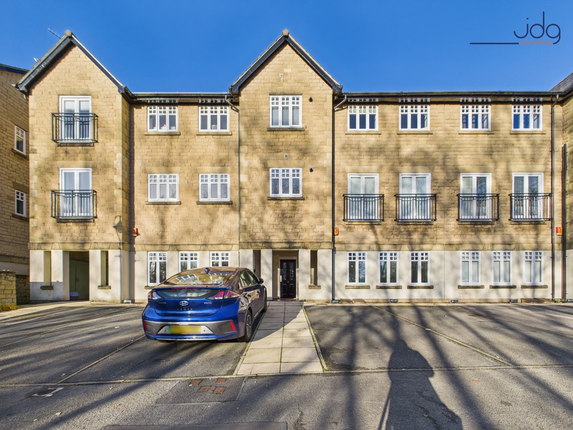 The Colonnade, Lancaster | Ideal First-Time Buy or Downsizer in Highly Regarded Standen Park