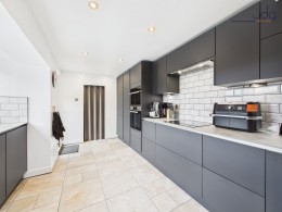 Images for Carr Lane, Middleton, LA3