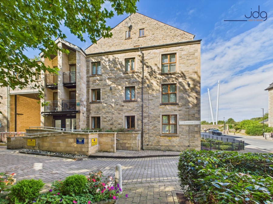 Images for Damside Street, Lancaster, LA1 EAID:3434883719 BID:9cd3f56e-d0fa-4b52-bf54-ee723e496d51